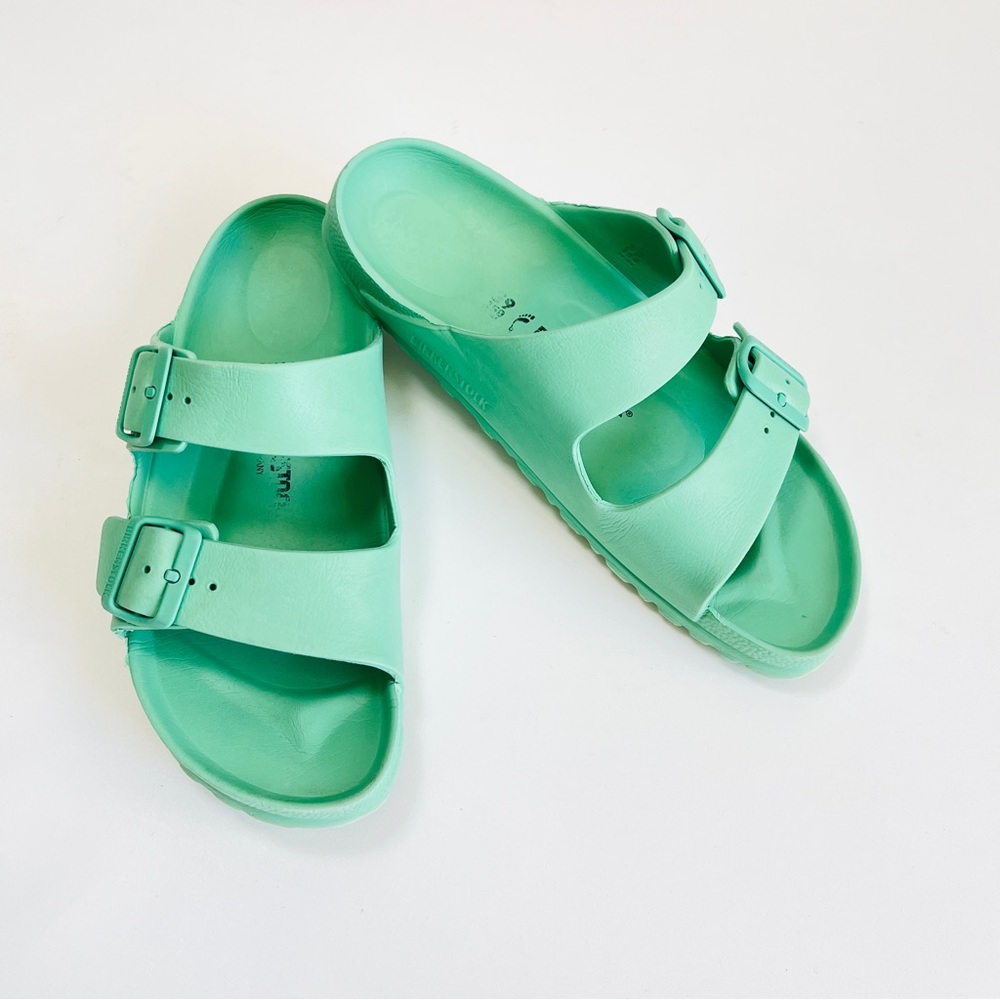 BIRKENSTOCK slide on sandal 39